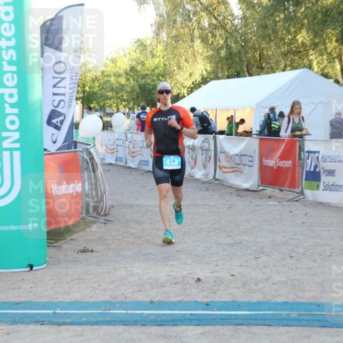 07.09.2025 - 19. Norderstedt Triathlon Luisa Fischer http://msf.ph/oto/8748489 07.09.2025 17:44:26 Ziel 412 meine-sportfotos.de