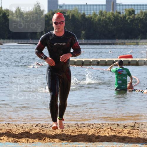 07.09.2025 - 19. Norderstedt Triathlon Luisa Fischer http://msf.ph/oto/8748491 07.09.2025 10:52:03 Schwimmen 1164, 1178, 1340, 1390 meine-sportfotos.de