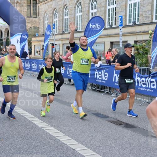 07.09.2025 - BARMER Alsterlauf Strokosch-Dieckow http://msf.ph/oto/8748509 07.09.2025 10:16:24 Ziel 2857, 3403, 3808, 3933, 4154, 4495, 4497, 4534, 4693, 4765, 5163, 5261, 5597, 8131, 8138, 8361 meine-sportfotos.de