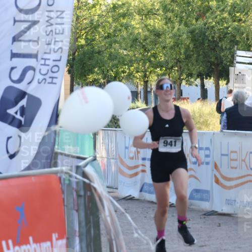 07.09.2025 - 19. Norderstedt Triathlon Luisa Fischer http://msf.ph/oto/8748513 07.09.2025 17:47:36 Ziel 941 meine-sportfotos.de
