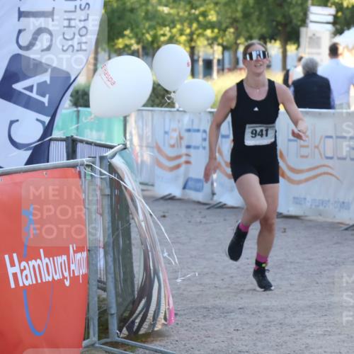 07.09.2025 - 19. Norderstedt Triathlon Luisa Fischer http://msf.ph/oto/8748515 07.09.2025 17:47:36 Ziel 941 meine-sportfotos.de