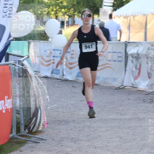 07.09.2025 - 19. Norderstedt Triathlon Luisa Fischer http://msf.ph/oto/8748516 07.09.2025 17:47:36 Ziel 941 meine-sportfotos.de