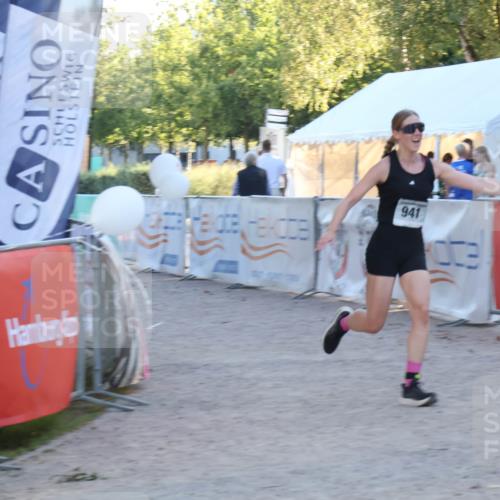 07.09.2025 - 19. Norderstedt Triathlon Luisa Fischer http://msf.ph/oto/8748528 07.09.2025 17:47:37 Ziel 941 meine-sportfotos.de