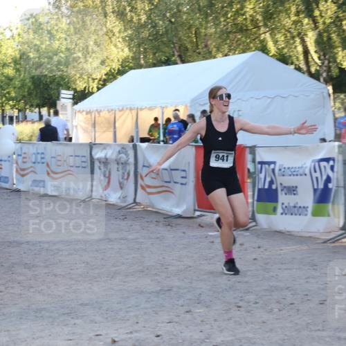 07.09.2025 - 19. Norderstedt Triathlon Luisa Fischer http://msf.ph/oto/8748532 07.09.2025 17:47:38 Ziel 941 meine-sportfotos.de