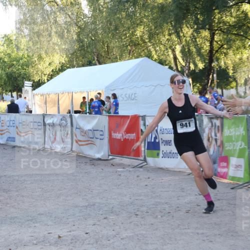 07.09.2025 - 19. Norderstedt Triathlon Luisa Fischer http://msf.ph/oto/8748539 07.09.2025 17:47:38 Ziel 941 meine-sportfotos.de
