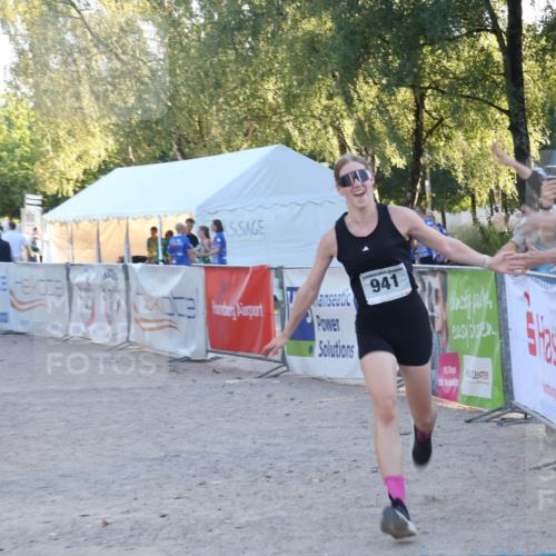 07.09.2025 - 19. Norderstedt Triathlon Luisa Fischer http://msf.ph/oto/8748548 07.09.2025 17:47:39 Ziel 941 meine-sportfotos.de