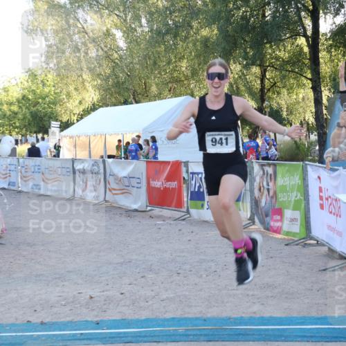 07.09.2025 - 19. Norderstedt Triathlon Luisa Fischer http://msf.ph/oto/8748550 07.09.2025 17:47:39 Ziel 941 meine-sportfotos.de