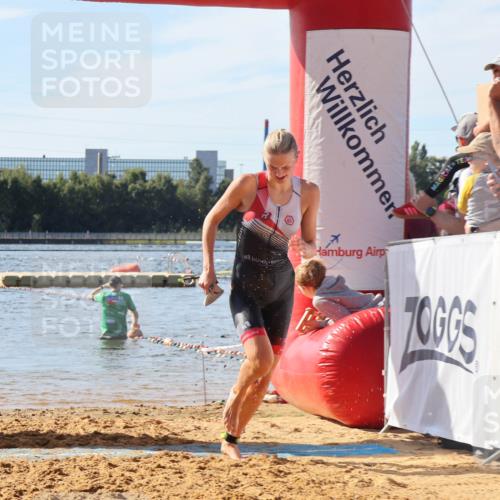 07.09.2025 - 19. Norderstedt Triathlon Luisa Fischer http://msf.ph/oto/8748552 07.09.2025 10:52:18 Schwimmen 1155, 1170 meine-sportfotos.de