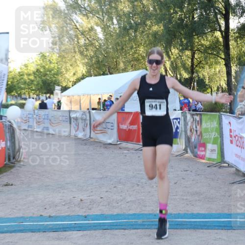 07.09.2025 - 19. Norderstedt Triathlon Luisa Fischer http://msf.ph/oto/8748554 07.09.2025 17:47:39 Ziel 941 meine-sportfotos.de