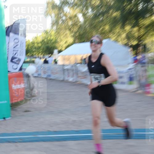 07.09.2025 - 19. Norderstedt Triathlon Luisa Fischer http://msf.ph/oto/8748559 07.09.2025 17:47:39 Ziel 941 meine-sportfotos.de