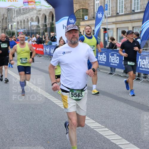 07.09.2025 - BARMER Alsterlauf Strokosch-Dieckow http://msf.ph/oto/8748574 07.09.2025 10:16:23 Ziel 2114, 2857, 3403, 3808, 3933, 4154, 4495, 4497, 4534, 4693, 4765, 5163, 5261, 5597, 8131, 8138, 8361 meine-sportfotos.de