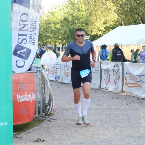 07.09.2025 - 19. Norderstedt Triathlon Luisa Fischer http://msf.ph/oto/8748592 07.09.2025 17:48:45 Ziel 371 meine-sportfotos.de