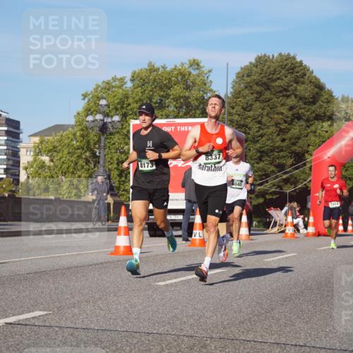 07.09.2025 - BARMER Alsterlauf Yannick Fuchs http://msf.ph/oto/8748601 07.09.2025 09:33:23 Laufen 8173, 8337, 1, 6040, 2914 meine-sportfotos.de