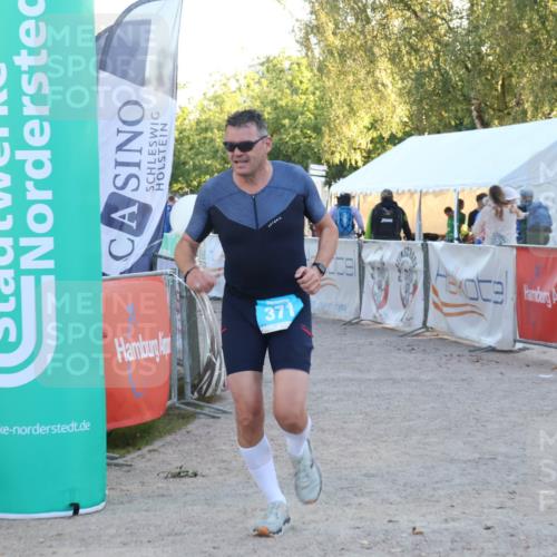 07.09.2025 - 19. Norderstedt Triathlon Luisa Fischer http://msf.ph/oto/8748612 07.09.2025 17:48:47 Ziel 371 meine-sportfotos.de