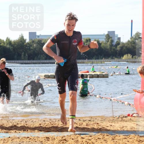 07.09.2025 - 19. Norderstedt Triathlon Luisa Fischer http://msf.ph/oto/8748619 07.09.2025 10:53:01 Schwimmen 200, 1156, 1203 meine-sportfotos.de