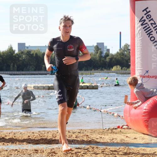 07.09.2025 - 19. Norderstedt Triathlon Luisa Fischer http://msf.ph/oto/8748623 07.09.2025 10:53:01 Schwimmen 200, 1156, 1203 meine-sportfotos.de
