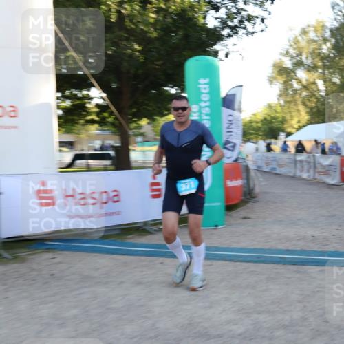 07.09.2025 - 19. Norderstedt Triathlon Luisa Fischer http://msf.ph/oto/8748625 07.09.2025 17:48:48 Ziel 371 meine-sportfotos.de