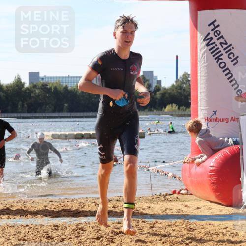 07.09.2025 - 19. Norderstedt Triathlon Luisa Fischer http://msf.ph/oto/8748626 07.09.2025 10:53:02 Schwimmen 200, 1156, 1203 meine-sportfotos.de