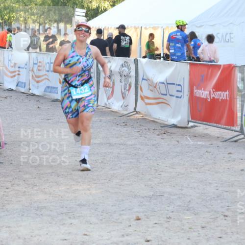 07.09.2025 - 19. Norderstedt Triathlon Luisa Fischer http://msf.ph/oto/8748629 07.09.2025 17:49:34 Ziel 1432 meine-sportfotos.de