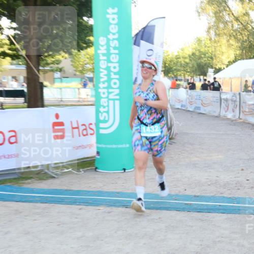 07.09.2025 - 19. Norderstedt Triathlon Luisa Fischer http://msf.ph/oto/8748662 07.09.2025 17:49:37 Ziel 1432 meine-sportfotos.de