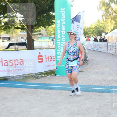 07.09.2025 - 19. Norderstedt Triathlon Luisa Fischer http://msf.ph/oto/8748667 07.09.2025 17:49:37 Ziel 1432 meine-sportfotos.de