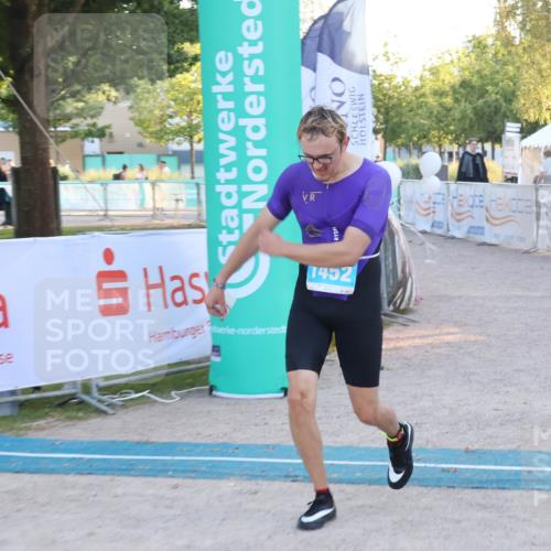 07.09.2025 - 19. Norderstedt Triathlon Luisa Fischer http://msf.ph/oto/8748731 07.09.2025 17:58:44 Ziel 1452 meine-sportfotos.de