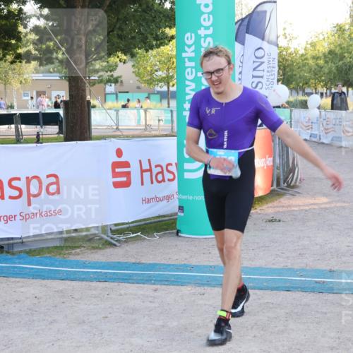 07.09.2025 - 19. Norderstedt Triathlon Luisa Fischer http://msf.ph/oto/8748734 07.09.2025 17:58:44 Ziel 1452 meine-sportfotos.de
