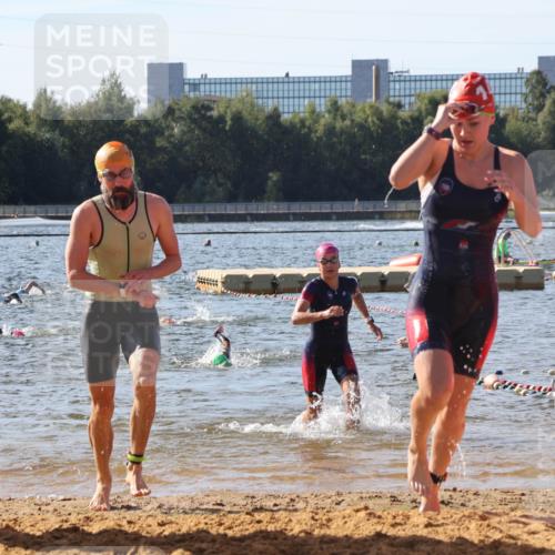 07.09.2025 - 19. Norderstedt Triathlon Luisa Fischer http://msf.ph/oto/8748744 07.09.2025 10:53:27 Schwimmen 196, 1175, 1177, 1186, 1193 meine-sportfotos.de