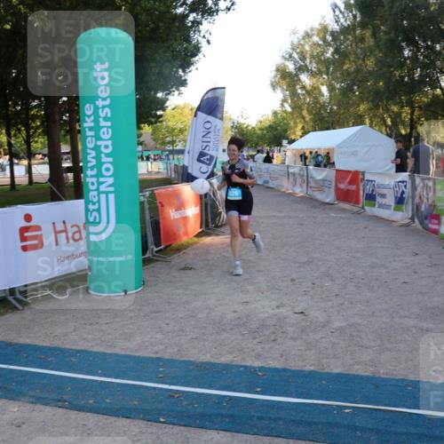 07.09.2025 - 19. Norderstedt Triathlon Luisa Fischer http://msf.ph/oto/8748745 07.09.2025 18:02:17 Ziel 926 meine-sportfotos.de