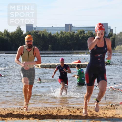 07.09.2025 - 19. Norderstedt Triathlon Luisa Fischer http://msf.ph/oto/8748747 07.09.2025 10:53:28 Schwimmen 196, 1175, 1177, 1193 meine-sportfotos.de