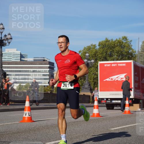 07.09.2025 - BARMER Alsterlauf Yannick Fuchs http://msf.ph/oto/8748749 07.09.2025 09:33:27 Laufen 2914 meine-sportfotos.de