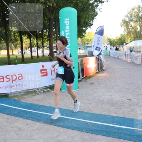 07.09.2025 - 19. Norderstedt Triathlon Luisa Fischer http://msf.ph/oto/8748764 07.09.2025 18:02:18 Ziel 926 meine-sportfotos.de