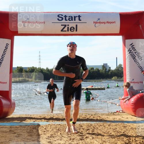 07.09.2025 - 19. Norderstedt Triathlon Luisa Fischer http://msf.ph/oto/8748795 07.09.2025 10:53:56 Schwimmen 1198, 1313 meine-sportfotos.de