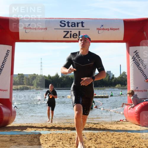 07.09.2025 - 19. Norderstedt Triathlon Luisa Fischer http://msf.ph/oto/8748800 07.09.2025 10:53:56 Schwimmen 1198, 1313 meine-sportfotos.de