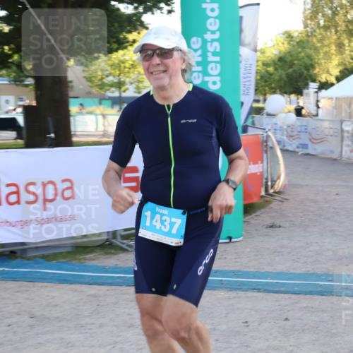 07.09.2025 - 19. Norderstedt Triathlon Luisa Fischer http://msf.ph/oto/8748862 07.09.2025 18:08:57 Ziel 1437 meine-sportfotos.de