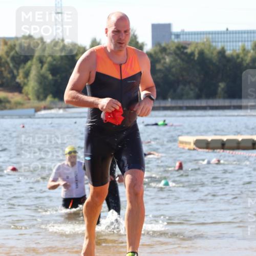 07.09.2025 - 19. Norderstedt Triathlon Luisa Fischer http://msf.ph/oto/8748968 07.09.2025 10:54:43 Schwimmen 771, 833, 1197 meine-sportfotos.de