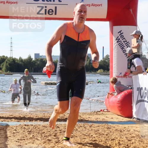07.09.2025 - 19. Norderstedt Triathlon Luisa Fischer http://msf.ph/oto/8748985 07.09.2025 10:54:45 Schwimmen 771, 833, 1197 meine-sportfotos.de
