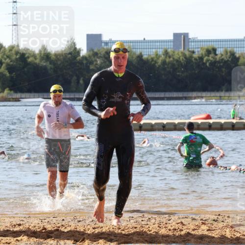 07.09.2025 - 19. Norderstedt Triathlon Luisa Fischer http://msf.ph/oto/8748999 07.09.2025 10:54:48 Schwimmen 284, 771, 833 meine-sportfotos.de