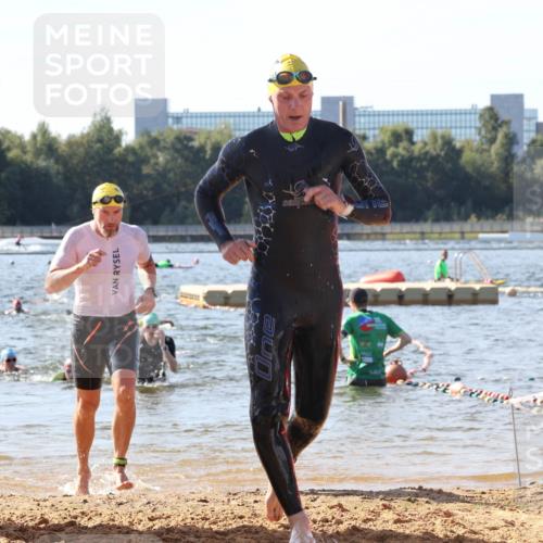 07.09.2025 - 19. Norderstedt Triathlon Luisa Fischer http://msf.ph/oto/8749006 07.09.2025 10:54:49 Schwimmen 284, 771, 833 meine-sportfotos.de