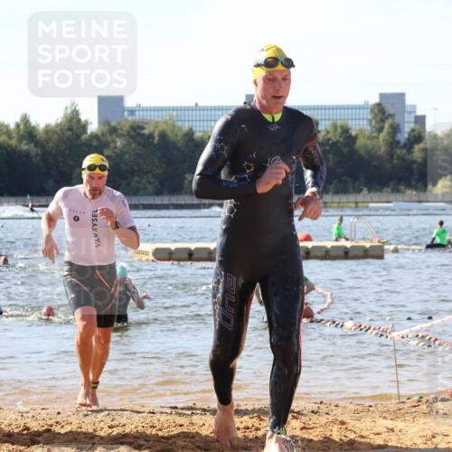 07.09.2025 - 19. Norderstedt Triathlon Luisa Fischer http://msf.ph/oto/8749008 07.09.2025 10:54:49 Schwimmen 284, 771, 833 meine-sportfotos.de