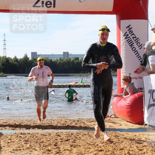 07.09.2025 - 19. Norderstedt Triathlon Luisa Fischer http://msf.ph/oto/8749015 07.09.2025 10:54:50 Schwimmen 284, 771, 833 meine-sportfotos.de