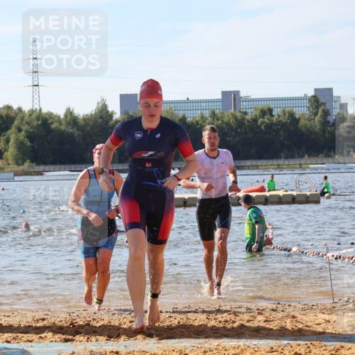 07.09.2025 - 19. Norderstedt Triathlon Luisa Fischer http://msf.ph/oto/8749082 07.09.2025 10:55:12 Schwimmen 276, 306, 834, 1159, 1181, 1183, 1207, 1257 meine-sportfotos.de