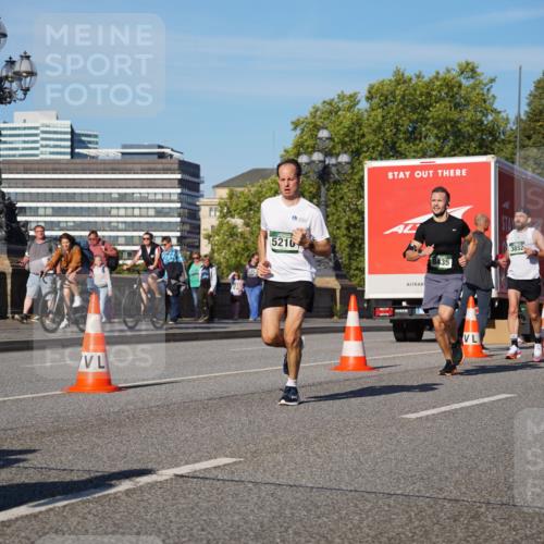 07.09.2025 - BARMER Alsterlauf Yannick Fuchs http://msf.ph/oto/8749084 07.09.2025 09:33:46 Laufen 5210, 3852, 8435, 258, 5528, 8232 meine-sportfotos.de
