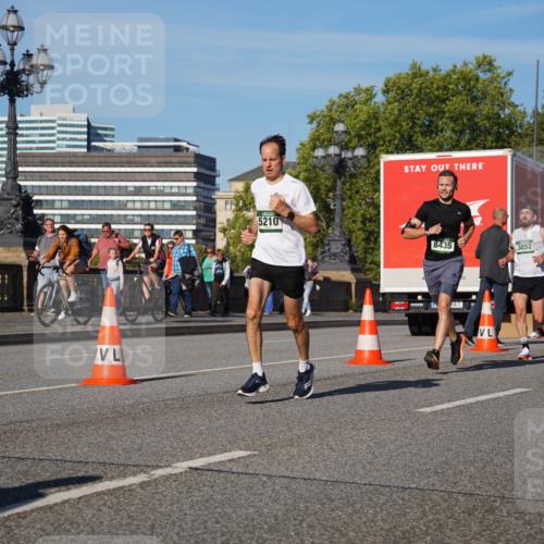 07.09.2025 - BARMER Alsterlauf Yannick Fuchs http://msf.ph/oto/8749091 07.09.2025 09:33:46 Laufen 5210, 8435, 3852, 1, 8232, 552 meine-sportfotos.de