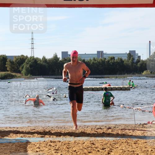 07.09.2025 - 19. Norderstedt Triathlon Luisa Fischer http://msf.ph/oto/8749162 07.09.2025 10:55:43 Schwimmen 774, 796, 1184, 1219 meine-sportfotos.de