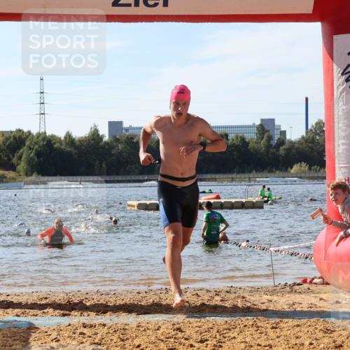 07.09.2025 - 19. Norderstedt Triathlon Luisa Fischer http://msf.ph/oto/8749167 07.09.2025 10:55:43 Schwimmen 774, 796, 1184, 1219 meine-sportfotos.de