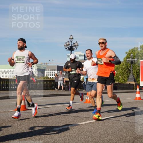 07.09.2025 - BARMER Alsterlauf Yannick Fuchs http://msf.ph/oto/8749172 07.09.2025 09:33:50 Laufen 3852, 232, 2583, 430, 3296 meine-sportfotos.de