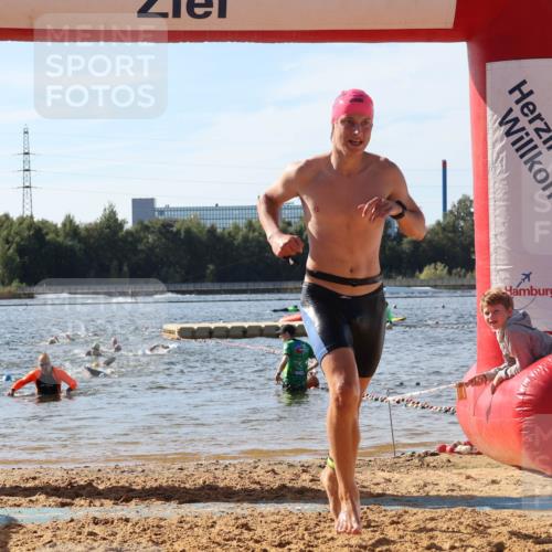 07.09.2025 - 19. Norderstedt Triathlon Luisa Fischer http://msf.ph/oto/8749174 07.09.2025 10:55:44 Schwimmen 774, 796, 1184, 1219 meine-sportfotos.de
