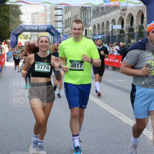 07.09.2025 - BARMER Alsterlauf Strokosch-Dieckow http://msf.ph/oto/8749187 07.09.2025 10:16:09 Ziel 2114, 2431, 2638, 2849, 2857, 3011, 3127, 3582, 3808, 3933, 4047, 4154, 4495, 4497, 4534, 4673, 4674, 5261, 5360, 5597, 5737, 5936, 6110, 6247, 8361, 8433 meine-sportfotos.de