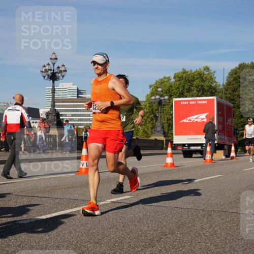 07.09.2025 - BARMER Alsterlauf Yannick Fuchs http://msf.ph/oto/8749211 07.09.2025 09:33:51 Laufen 3392 meine-sportfotos.de